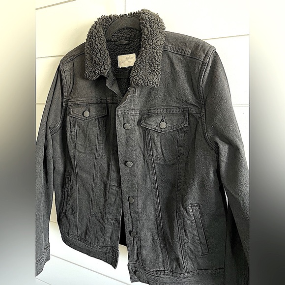 NWOT Black Sherpa lined Jean jacket - Picture 2 of 5